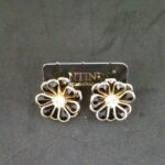 Brinco Folheado a Ouro 18k Flor Preta